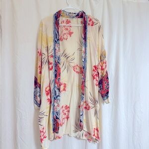Billabong Floral Kimono robe. Small/medium. Cream. Pink flowers. Navy/black